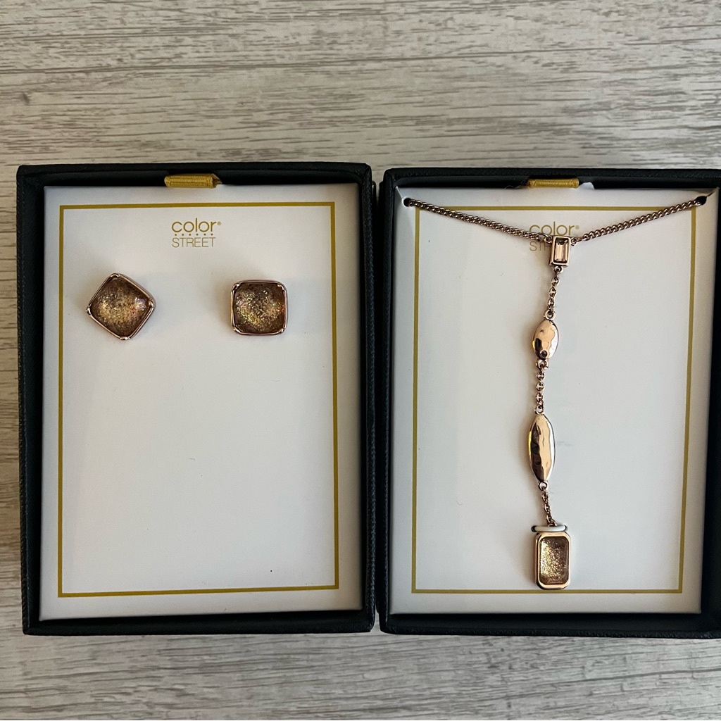 Color Street Gold Jewelry Set